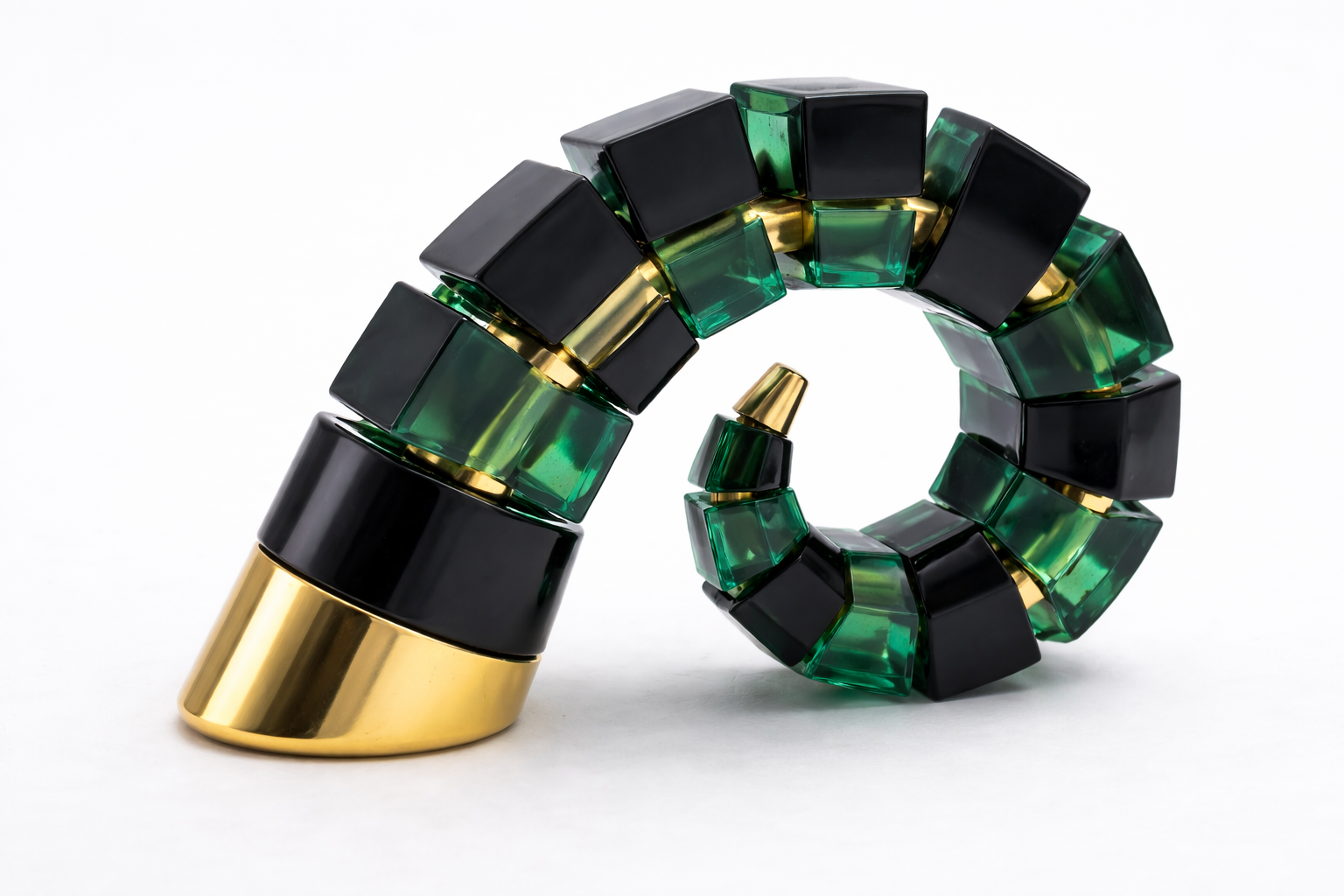 Mynd av einum seyðahorni fyri at vísa á føroyska samanhangin við vitlíki í Innlita